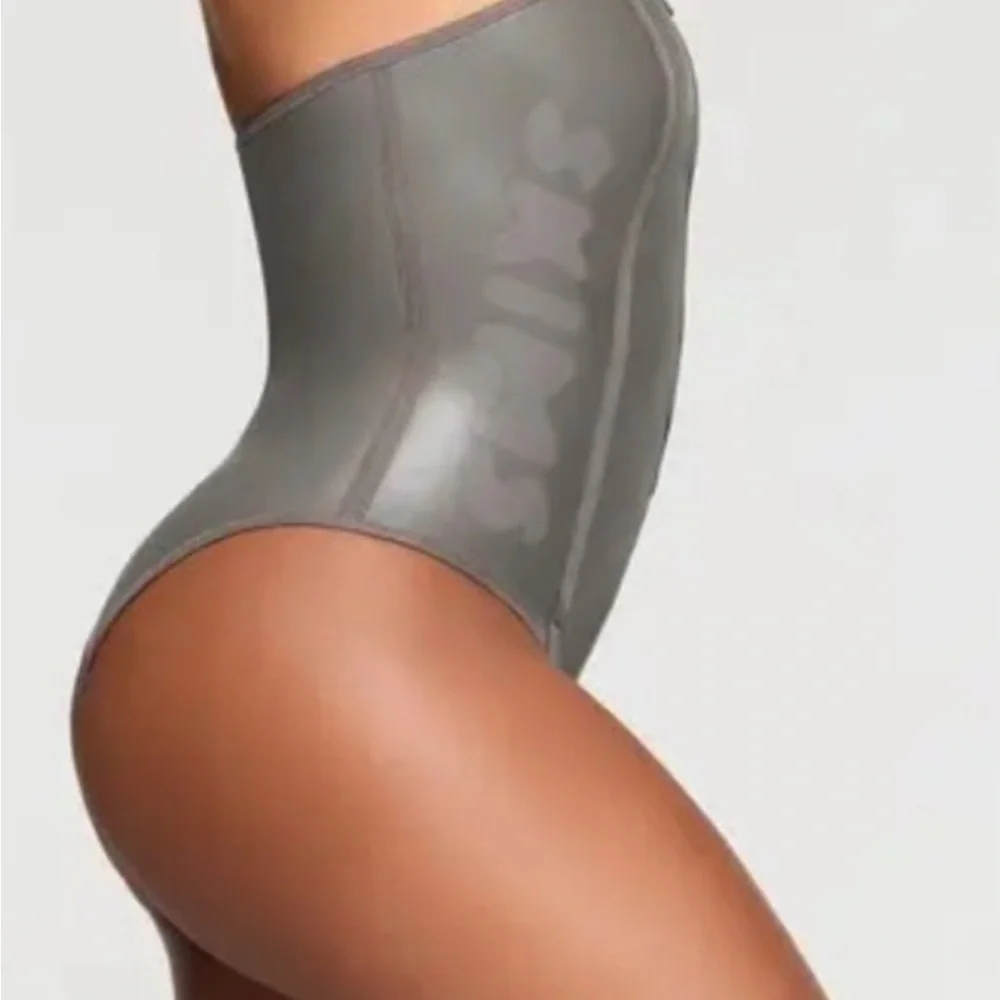 SKIMS Rubberized Scuba Swimsuit Strapless One Piece Grey Chalk Size M NWOT